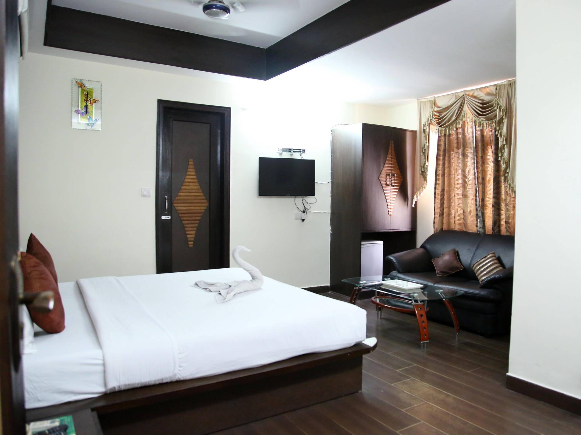 Hotel Ananda Delhi  Exterior photo