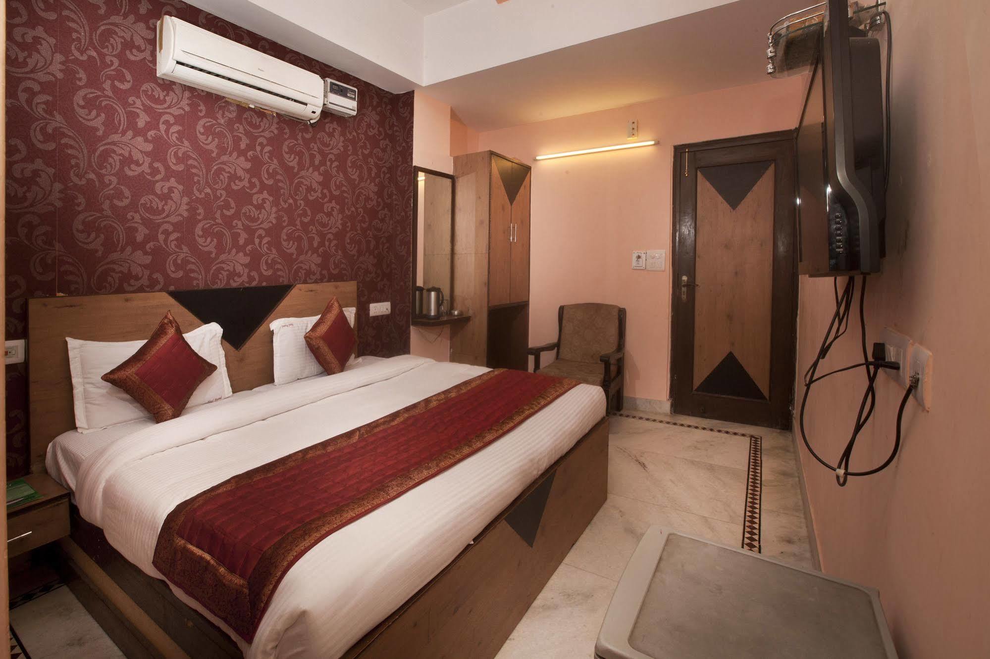 Hotel Ananda Delhi  Exterior photo